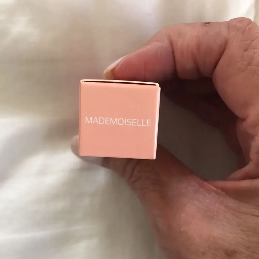 Juvia’s Place The Nude Peaches Velvety Matte Lipstick In Mademoiselle  NIB